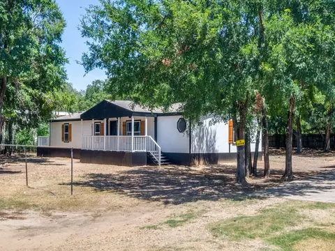 111 Loren Ryan Dr, Aurora, TX 76078