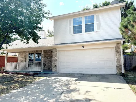 402 Faircrest Dr, Arlington, TX 76018