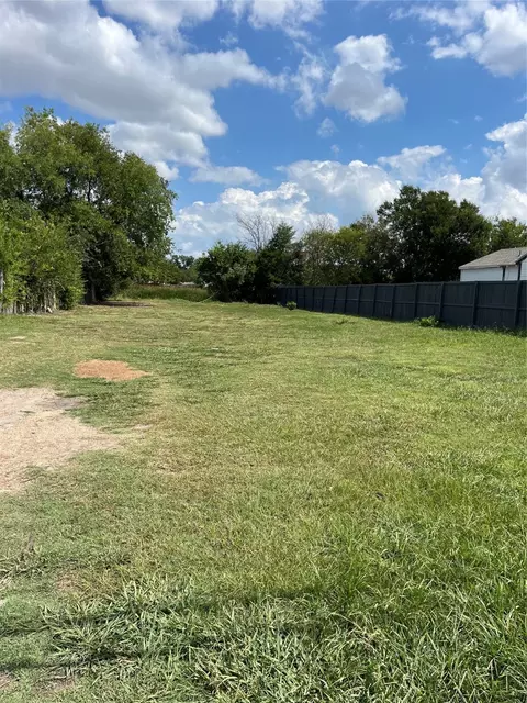 1904 S Sam Houston Rd, Mesquite, TX 75149