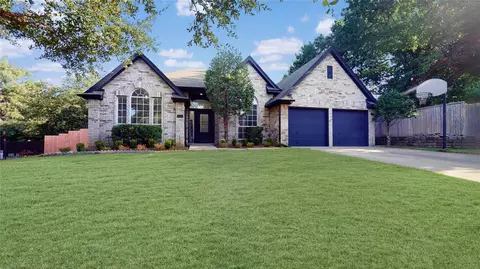 910 Hillside Ct, Highland Village, TX 75077