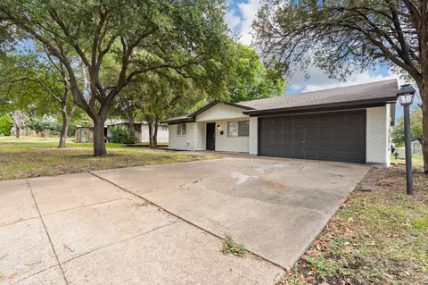 8733 Guadalupe Rd, Fort Worth, TX 76116