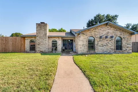 1817 Chisholm Trl, Grand Prairie, TX 75052