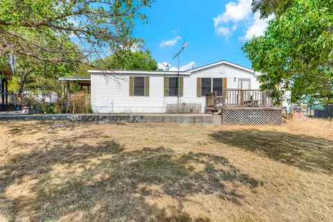 215 Classic Ct, Springtown, TX 76082