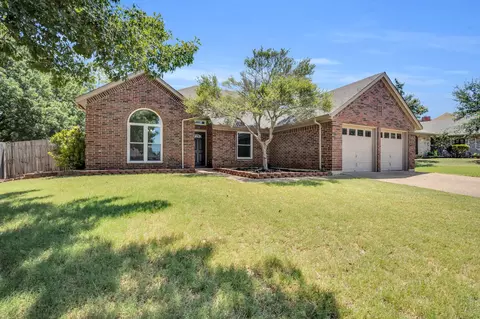 112 NE Mcalister Rd, Burleson, TX 76028