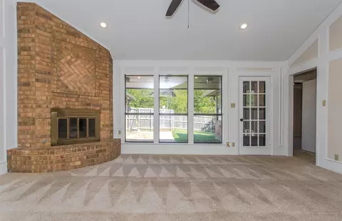 301 Forest Creek Dr, Sherman, TX 75092