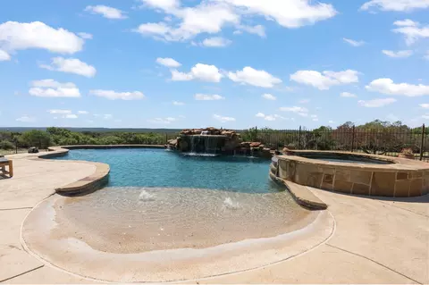 110 Armadillo Dr, Azle, TX 76020