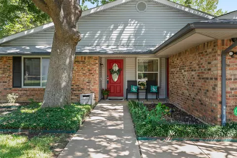 3005 Glenwood Ct, Bedford, TX 76021