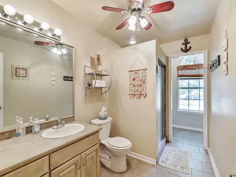 Bath - 506 E 5th St, Prosper, TX 75078 photo 3 of 3