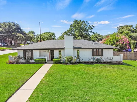1901 Redwood Trl, Grapevine, TX 76051