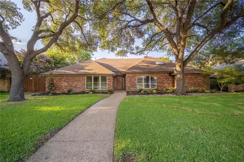 5813 Gallant Fox Ln, Plano, TX 75093
