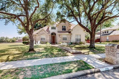 3703 Everton Dr, Flower Mound, TX 75022