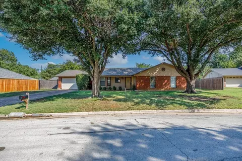7817 Odell St, North Richland Hills, TX 76182