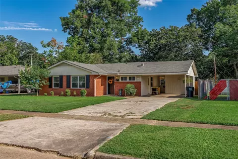 825 E River Rd, Shreveport, LA 71105