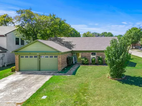 3831 Willow Ct, Flower Mound, TX 75028
