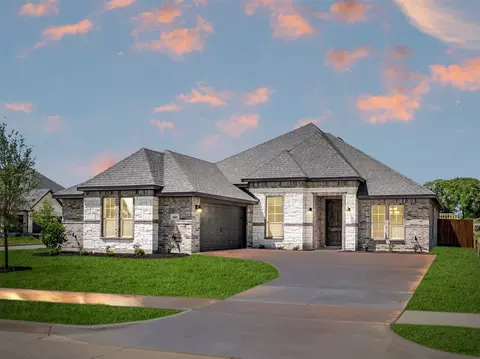 3301 Beverly Hills St, Burleson, TX 76028