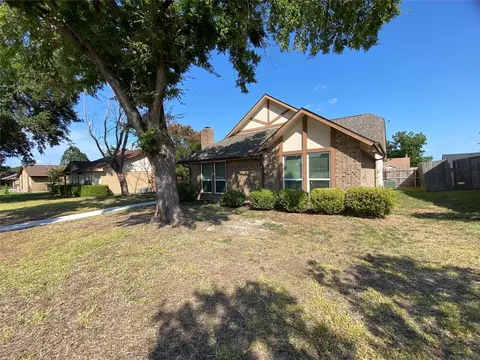 2802 Emerald Dr, Mesquite, TX 75150 photo 3