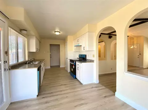 2802 Emerald Dr, Mesquite, TX 75150 photo 10