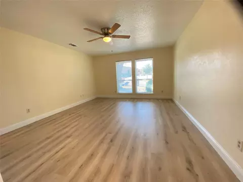 2802 Emerald Dr, Mesquite, TX 75150 photo 16
