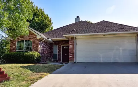 702 Valleyridge Ct, Decatur, TX 76234