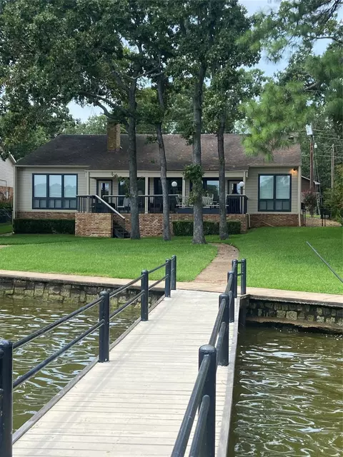 109 Crestwood Cir, Enchanted Oaks, TX 75156
