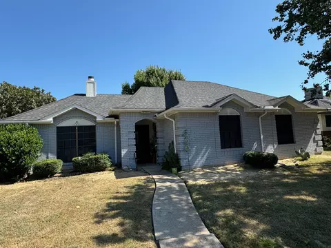 2413 University Dr, Rowlett, TX 75088