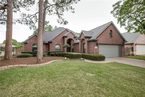 2802 Canongate Dr, Arlington, TX 76015