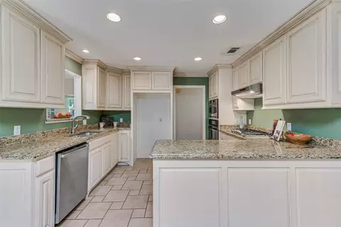 2811 Cresthaven Dr, Grapevine, TX 76051 photo 22