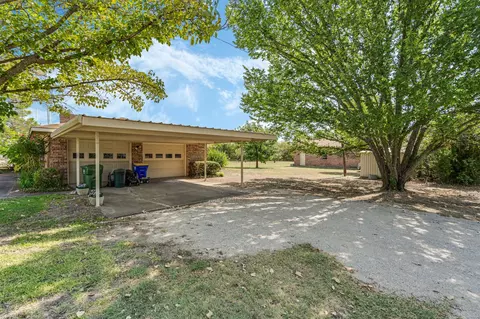 500 E 6th St, Krum, TX 76249 photo 5