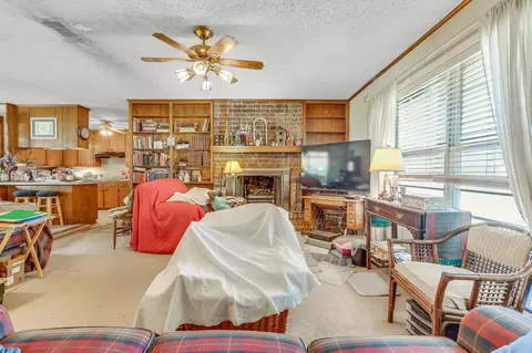 500 E 6th St, Krum, TX 76249 photo 9