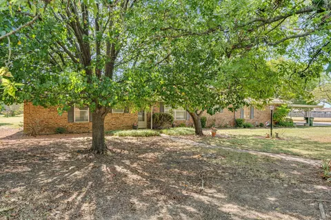 500 E 6th St, Krum, TX 76249 photo 2
