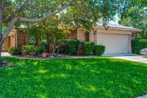1306 Boardwalk St, Arlington, TX 76011