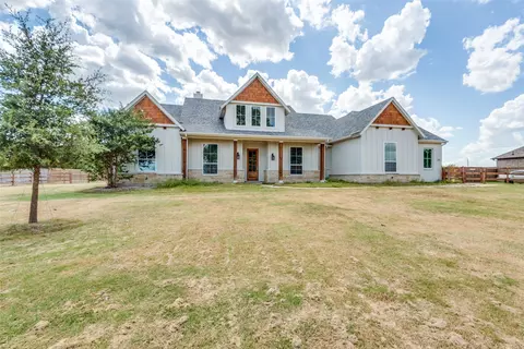 1620 Lone Elm Rd, Waxahachie, TX 75167