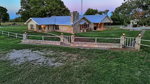 1230 Reed Rd, Bellevue, TX 76228