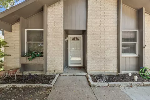 608 Hillcrest St, Mansfield, TX 76063