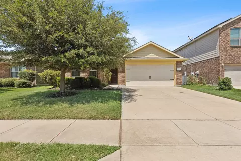 8848 Poynter St, Fort Worth, TX 76123