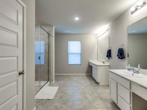 Bath - 2012 Bellatrix Dr, Haslet, TX 76052 photo 1 of 4