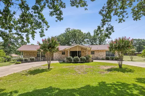 1909 Northwood Ct, Grand Prairie, TX 75050