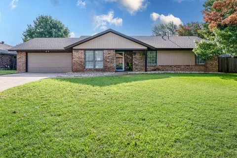2127 Tanglewood Dr, Grapevine, TX 76051