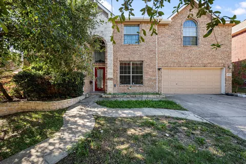 10613 Highland Ridge Rd, Fort Worth, TX 76108