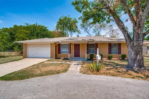 305 Mimosa St, Aubrey, TX 76227