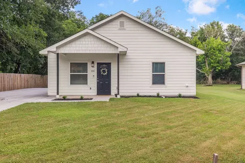 104 Katy St, Cleburne, TX 76031