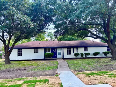 308 Sleepy Top Dr, Glenn Heights, TX 75154