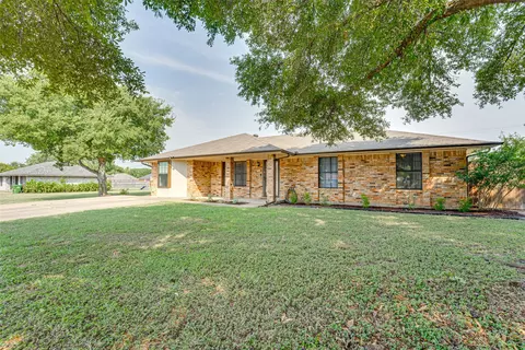 701 Cherie St, Italy, TX 76651