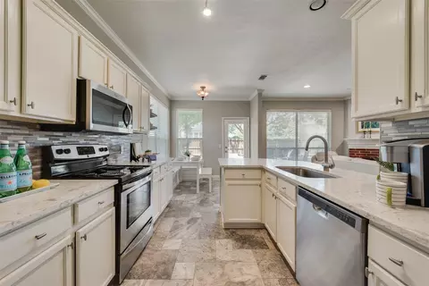 2313 Caddo Cir, Denton, TX 76210