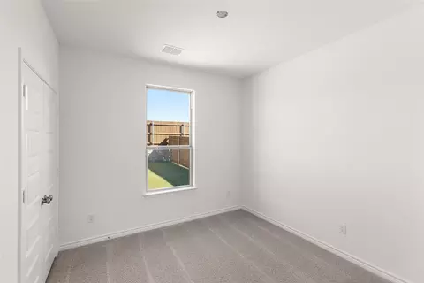 Bedroom - 418 Comanche Dr, Cleburne, TX 76033 photo 3 of 5