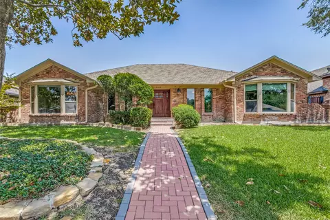 9509 Loma Vista Dr, Dallas, TX 75243
