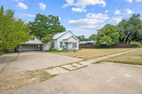 325 S Devine St, Stephenville, TX 76401