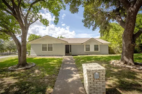 7701 Bogart Dr, North Richland Hills, TX 76180
