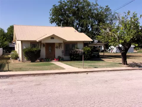 1706 W Dry St, San Saba, TX 76877