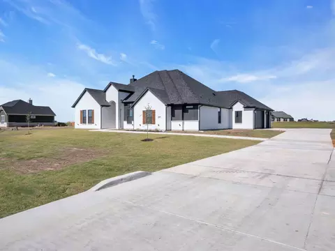 541 N Armstrong Rd, Venus, TX 76084